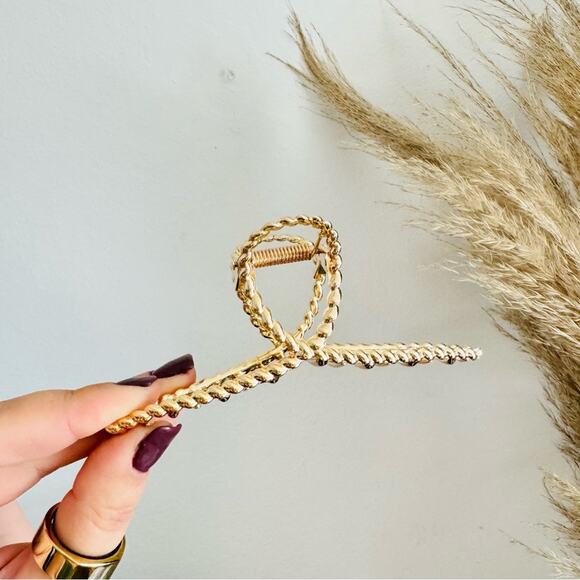 NEW ANTHROPOLOGIE Jumbo XL Rectangular Open Gold Metal Hair Claw Clip Set Duo 2 - Picture 2 of 11